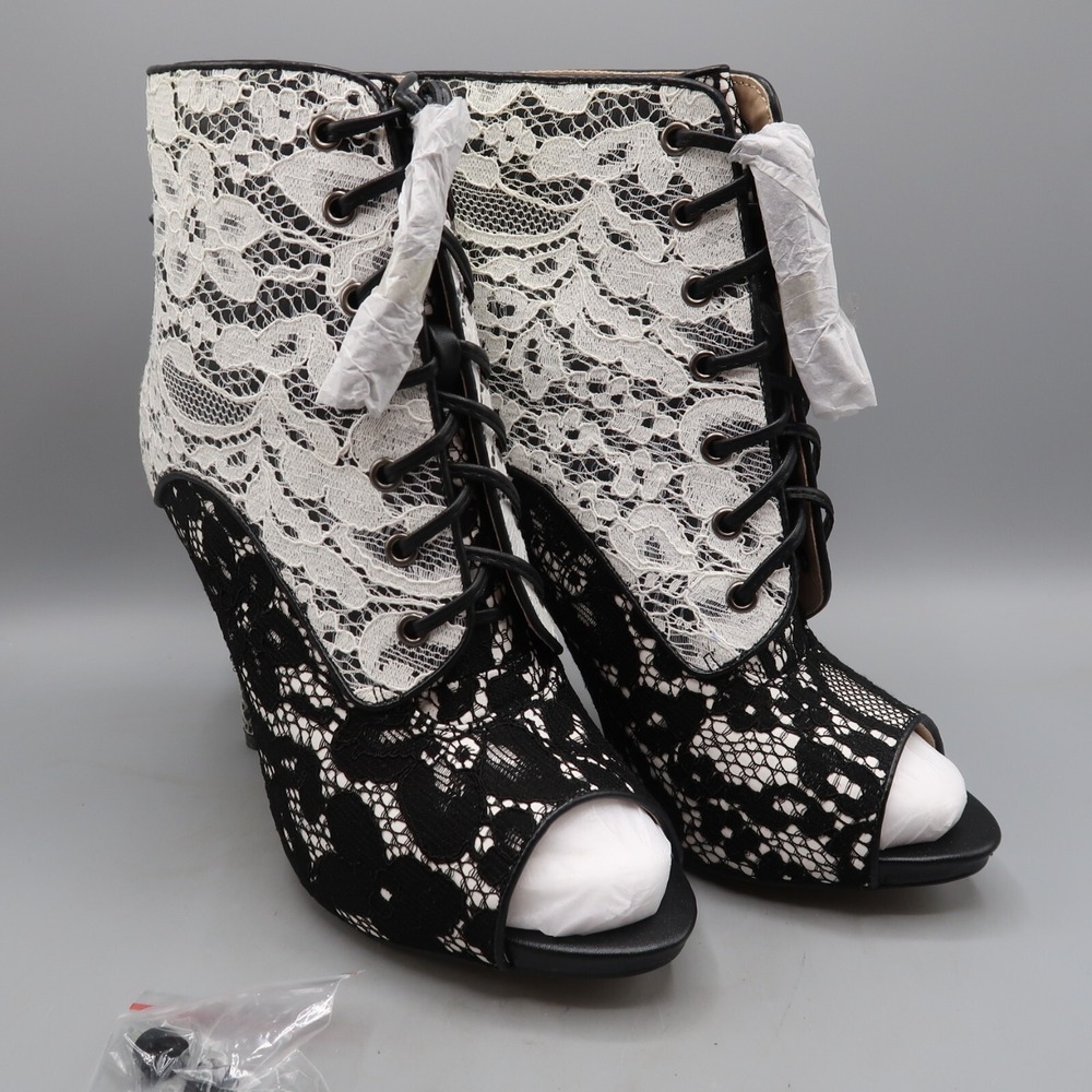 Madison Shoedazzle Shoes Anett-Womens 9 White And Black Lace Heels
